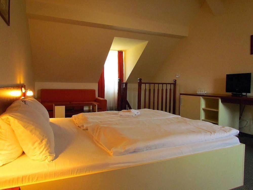 Aparthotel Ochsendorf Горни-Блатна Экстерьер фото